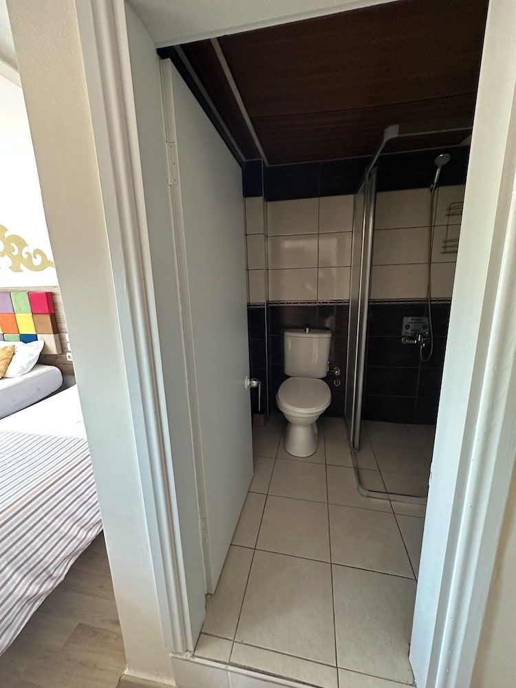 Hotel Twenty Standard Twin Room 10