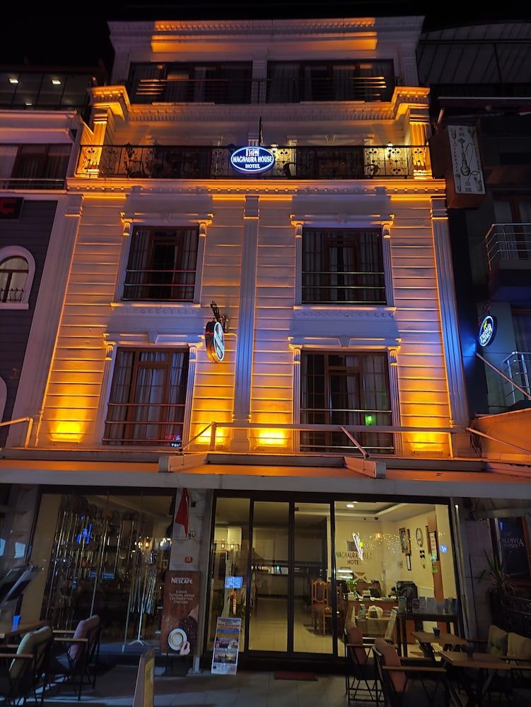 undefined Magnaura House Hotel 3