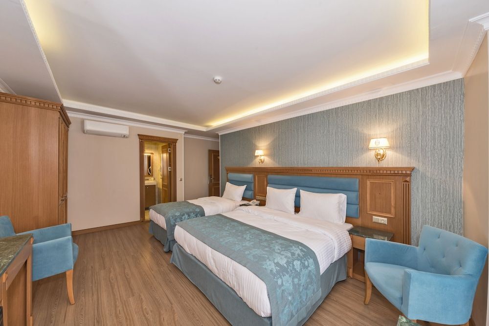 undefined Magnaura House Hotel 4