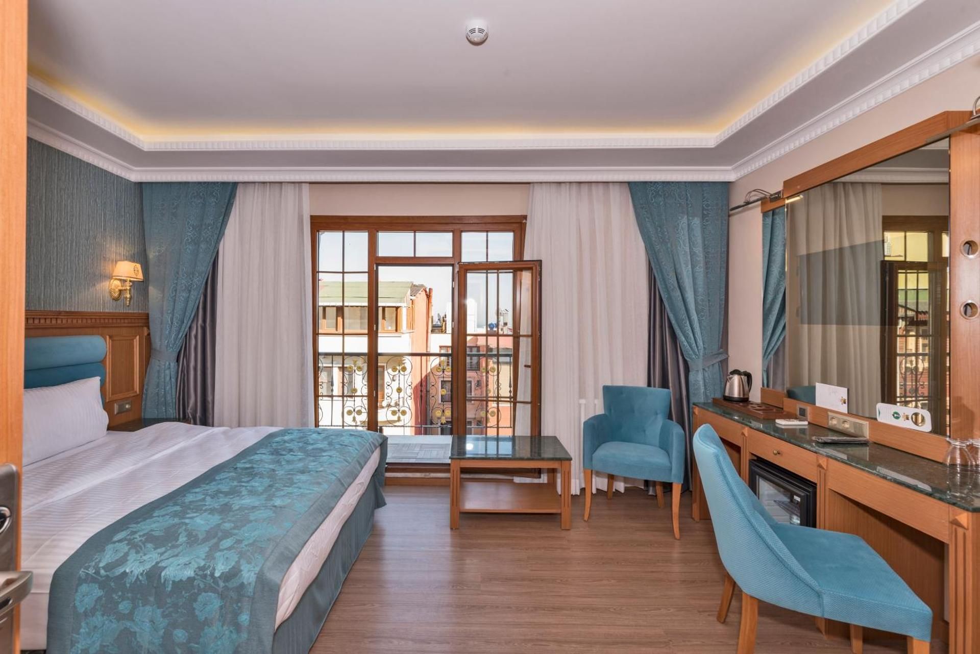 undefined Magnaura House Hotel 8