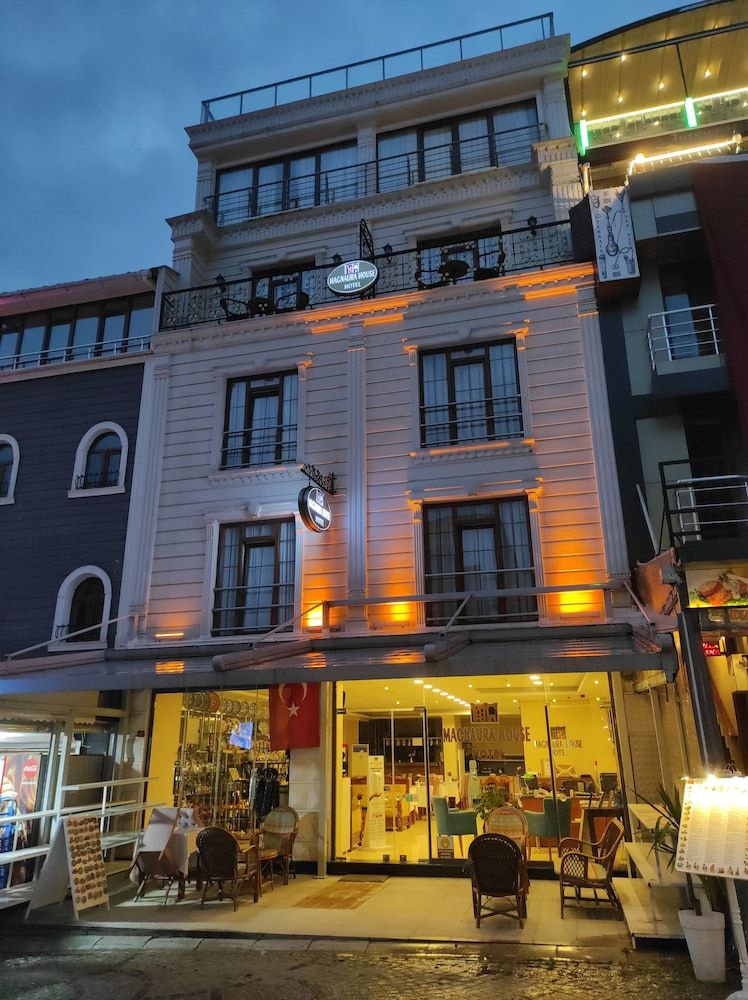 undefined Magnaura House Hotel 6