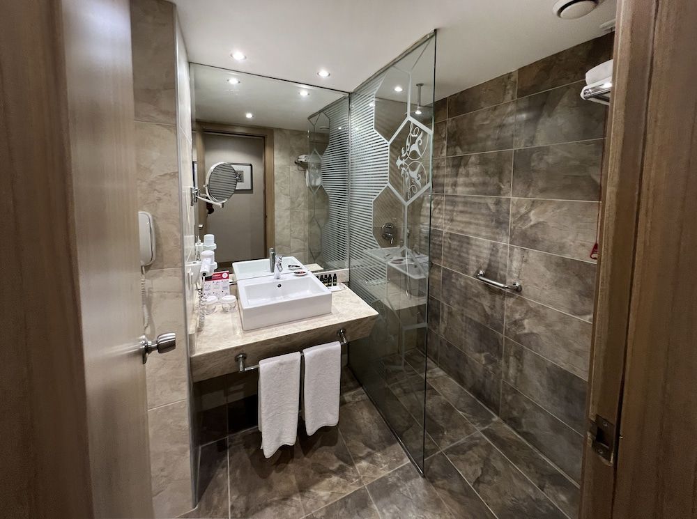 Kaya Izmir Thermal And Convention Deluxe Room 7