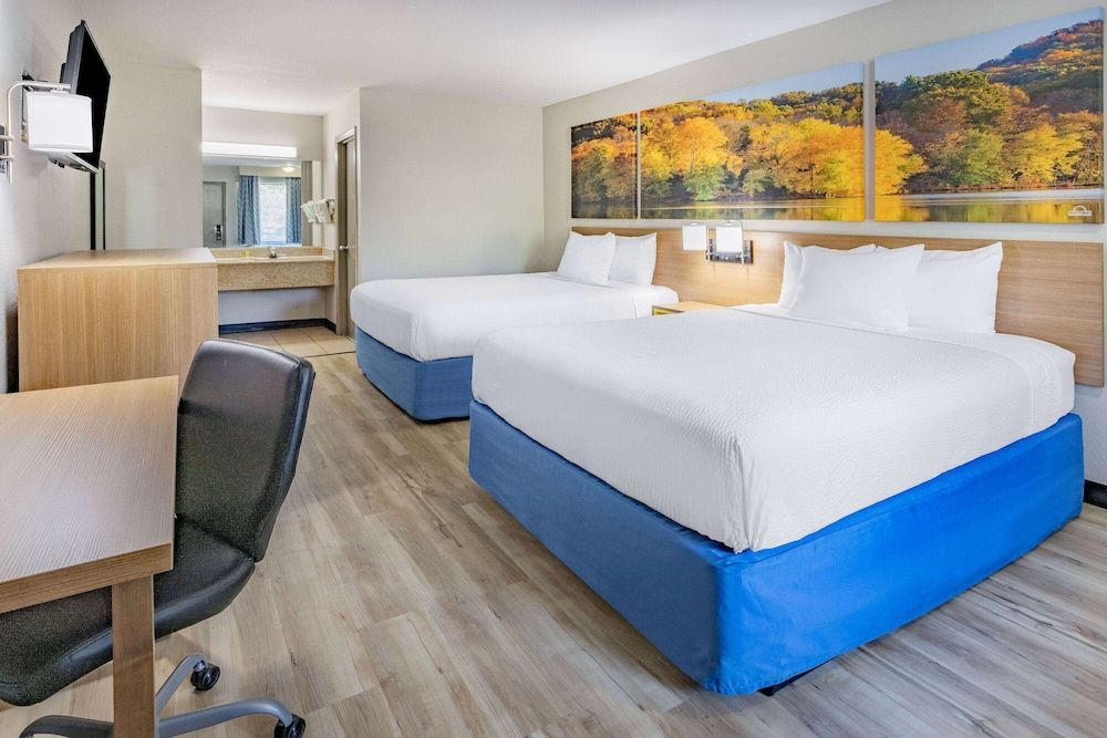 Standard Room, 2 Queen Beds, Non Smoking