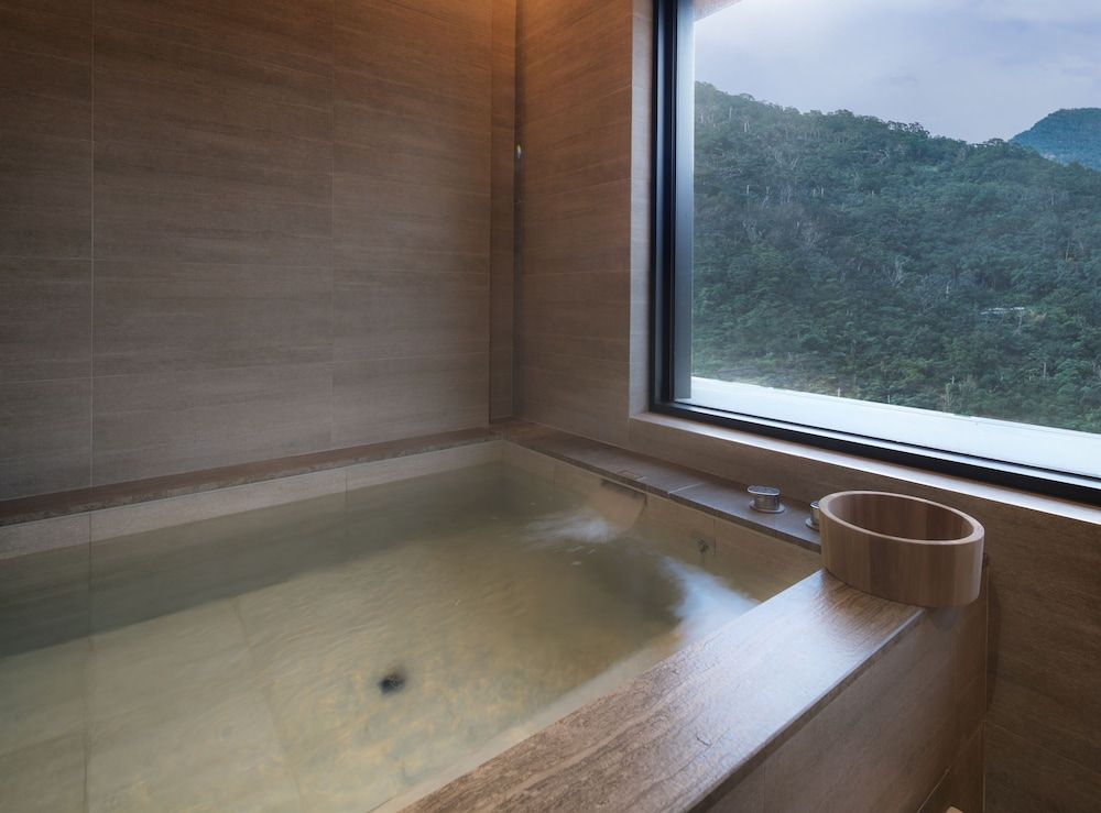 Mu Jiao Xi Hotel Twilight Deluxe Patio Room (Main building, 1 king) 6
