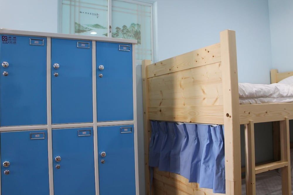 Wm & S - Hostel Standard Shared Dormitory, Mixed Dorm, Shared Bathroom (No Amenities, No Windows) 6