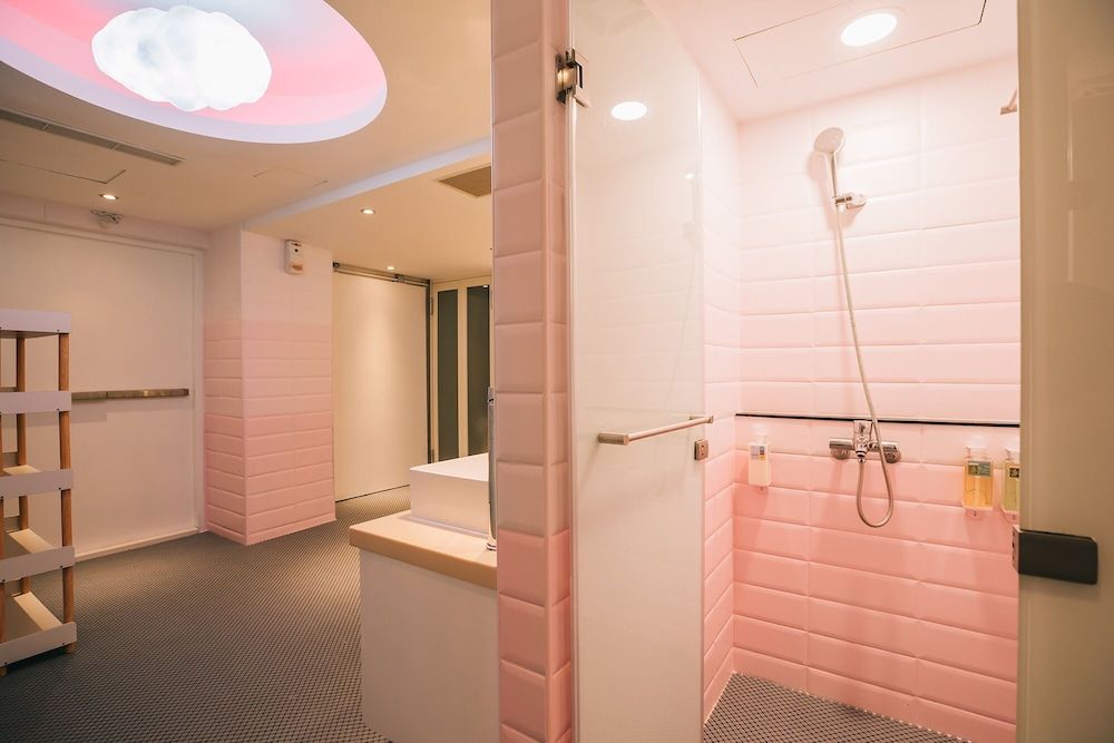 Triple with Shared Bathroom