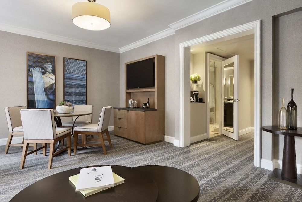 Ambassador Suite, 1 Bedroom, 1 King