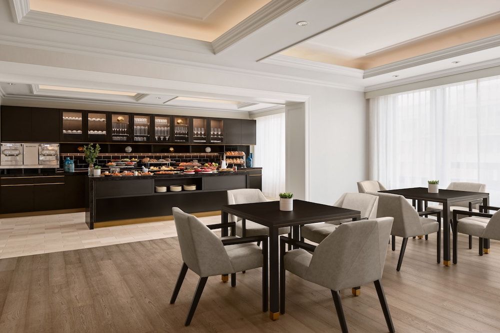 Executive Lounge