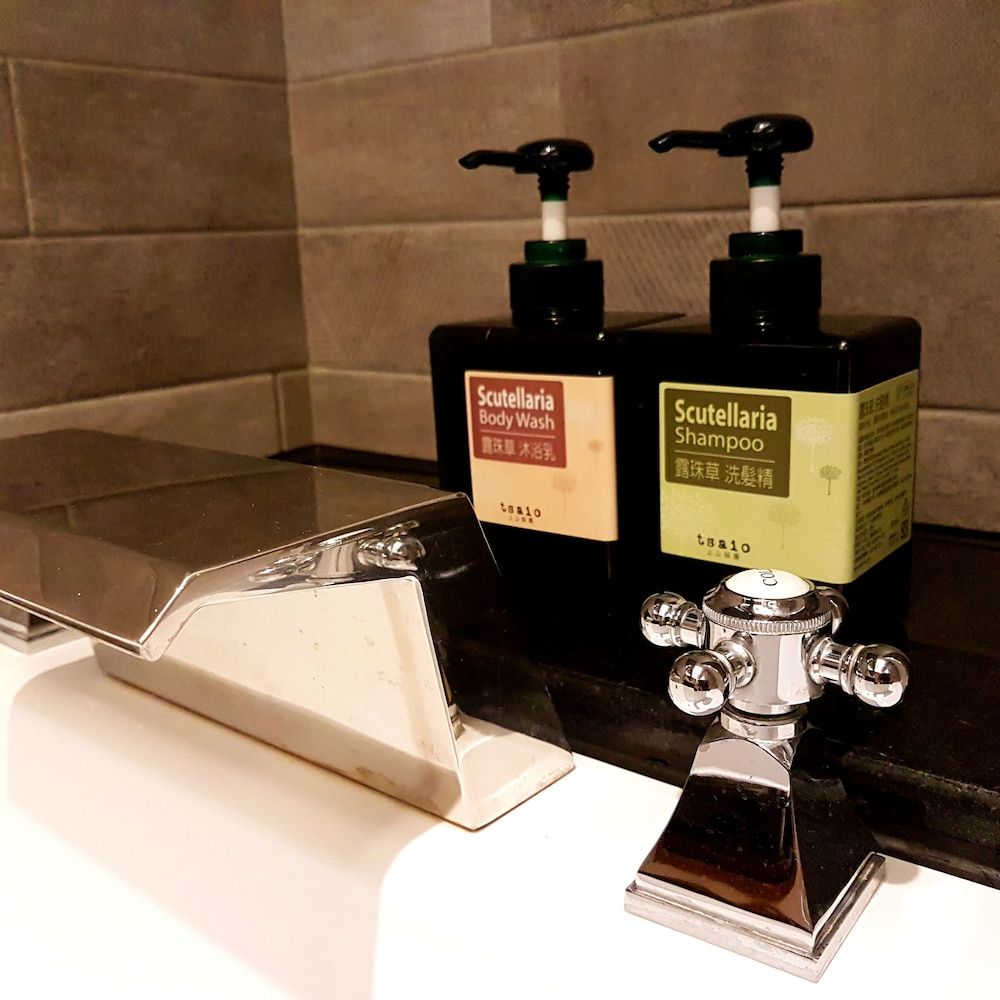 Sunny Stream Villa Comfort Quadruple Room, Bathtub 10