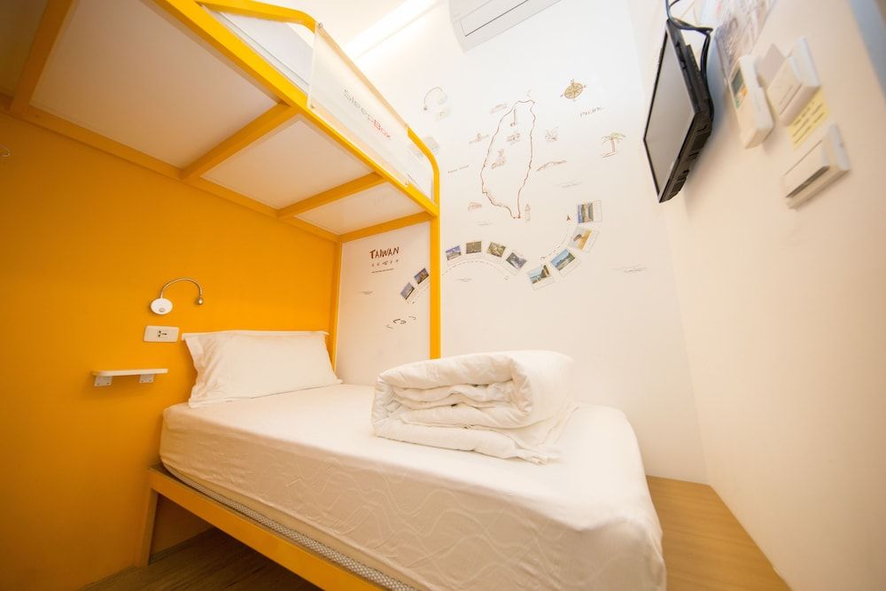 undefined SleepBox Hotel - Ximen 8