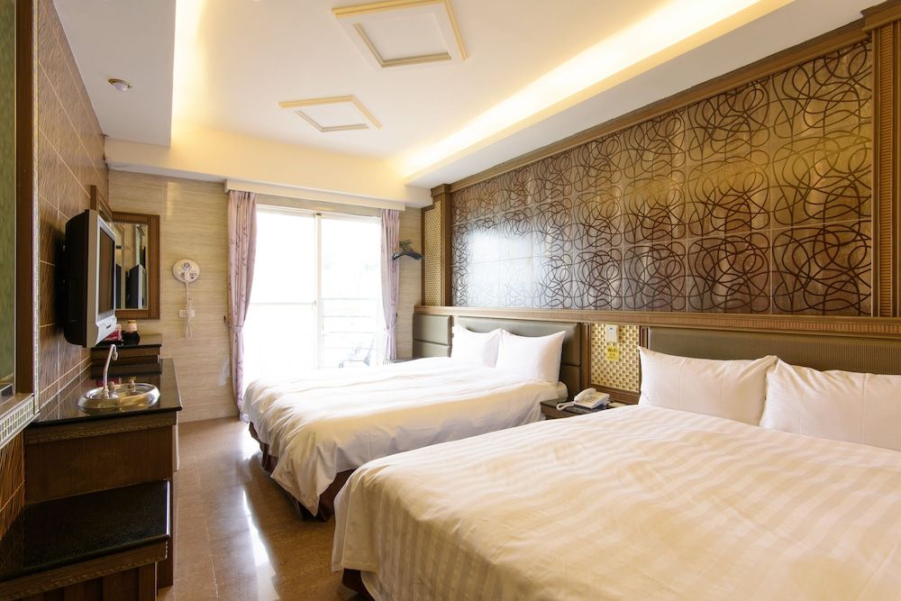 Family Quadruple Room, Partial Lake View (Do not accept Taiwan Traveler Card)