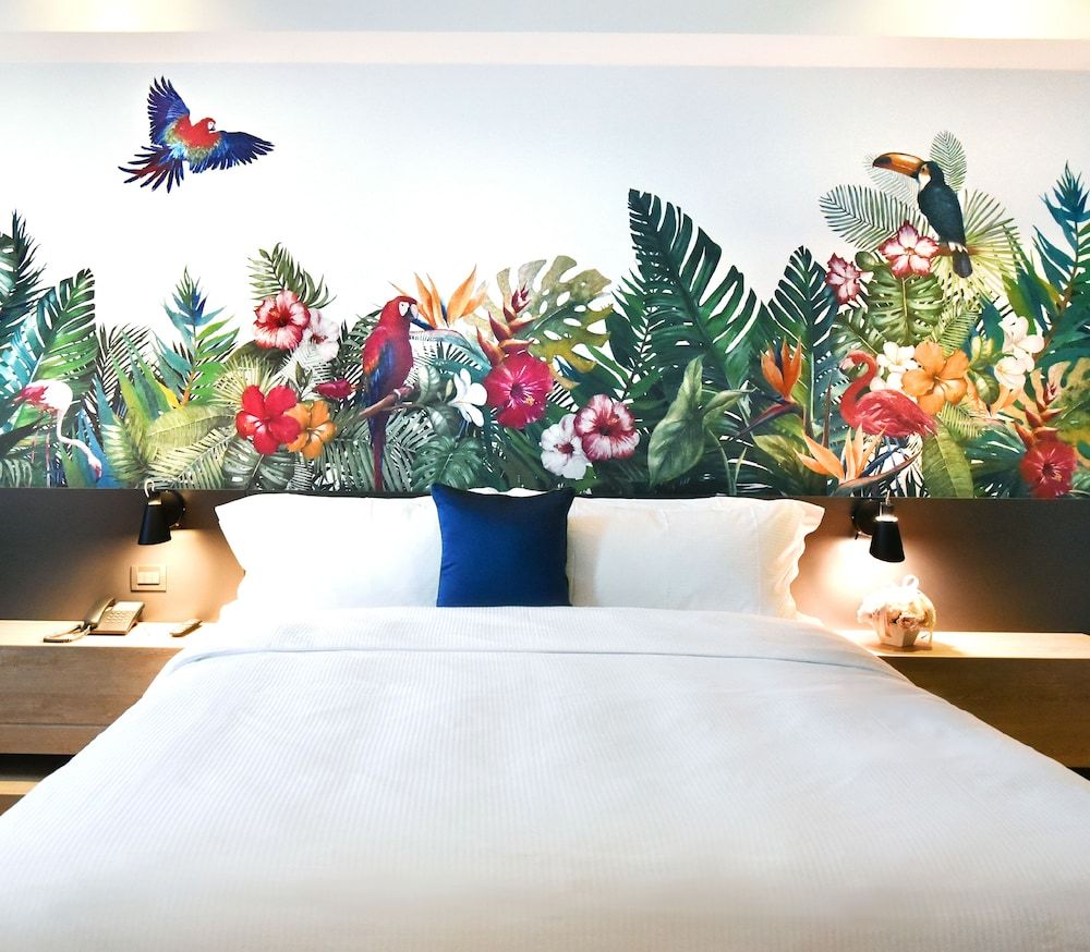 Deluxe Room (King)