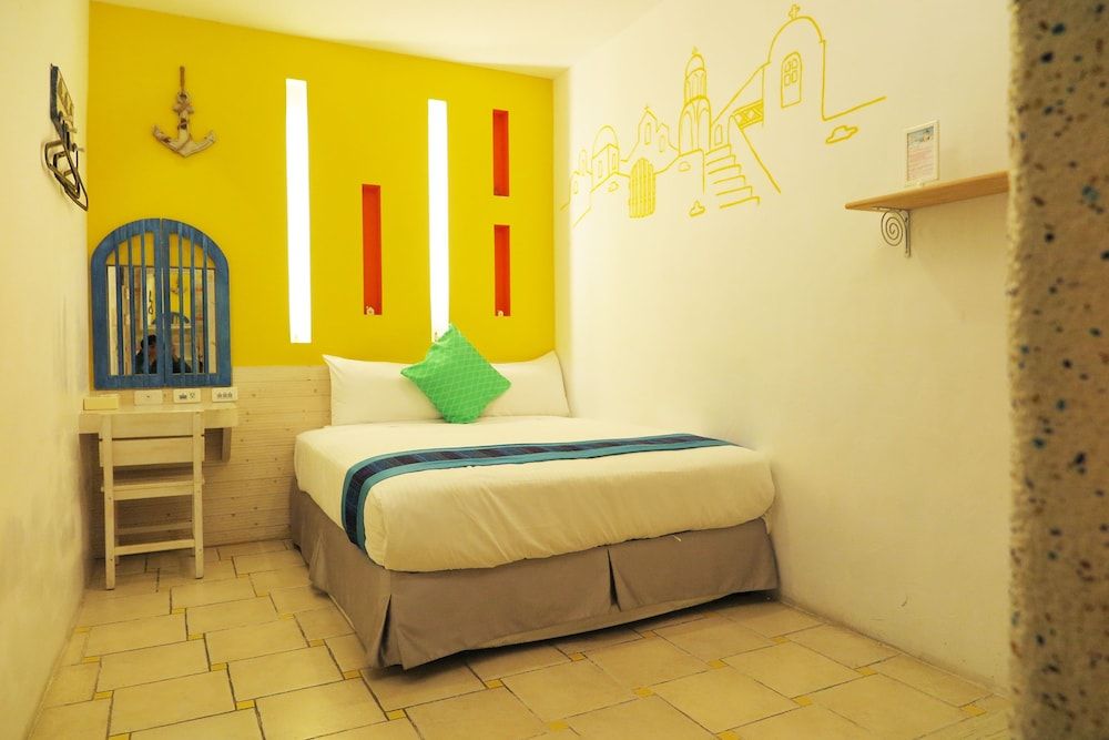 Double Room, No Windows (502)