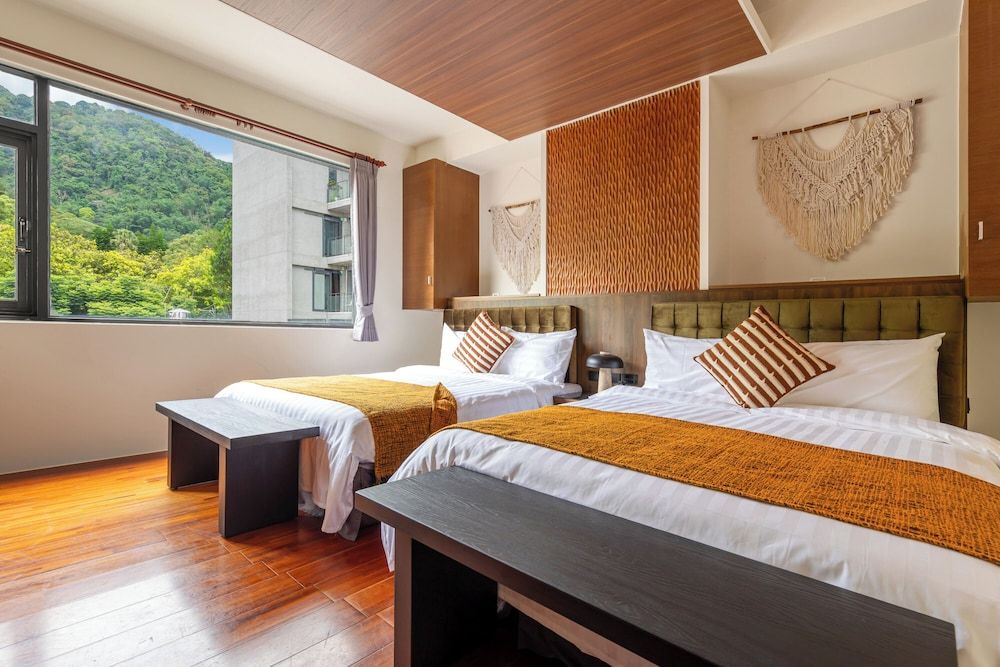 Quadruple room with mountain view