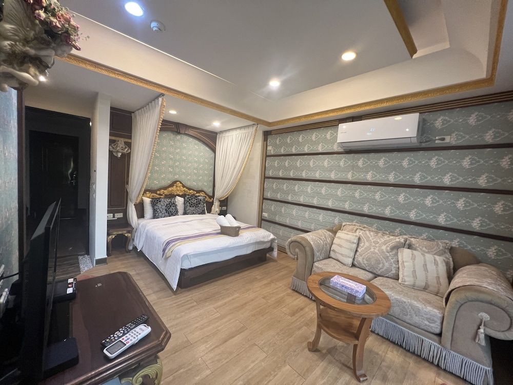 Ming-Jun Holiday Inn Standard Double Room, Mountainside 7