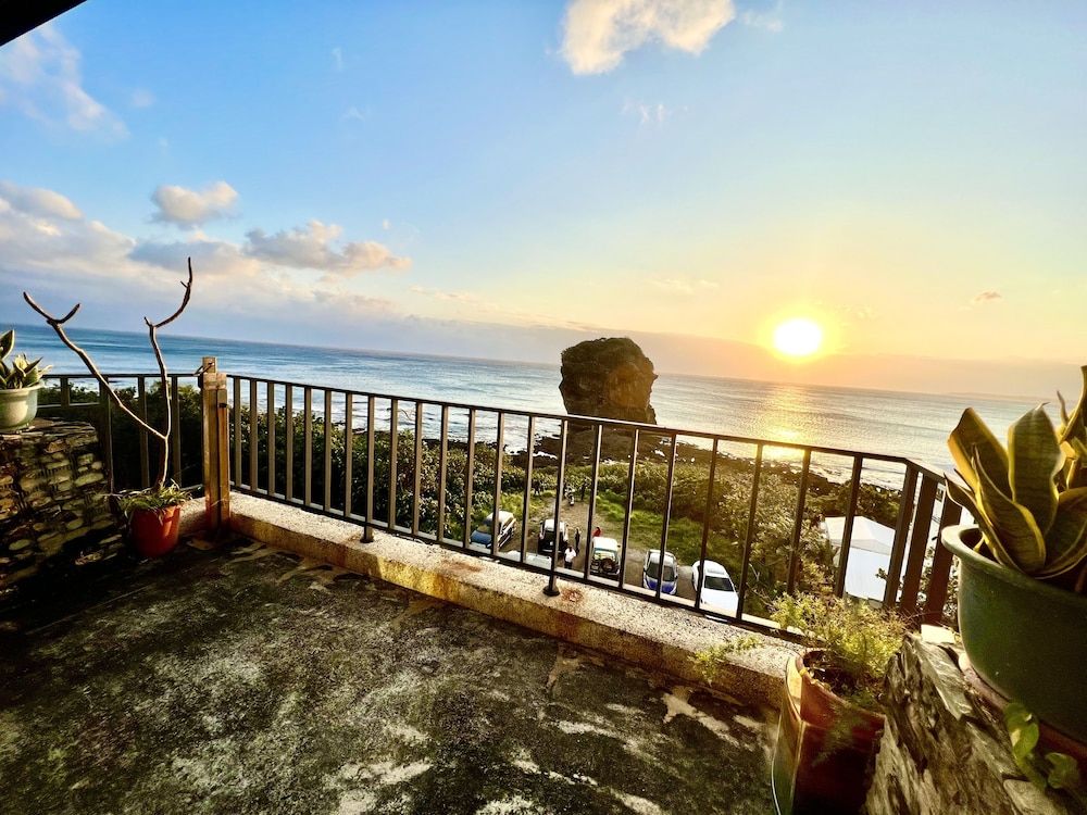 Ming-Jun Holiday Inn Standard Double Room, Sea Facing 6