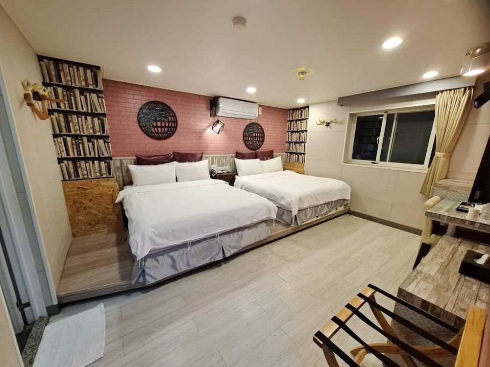 Bin City Hotel Classic Quadruple Room 3