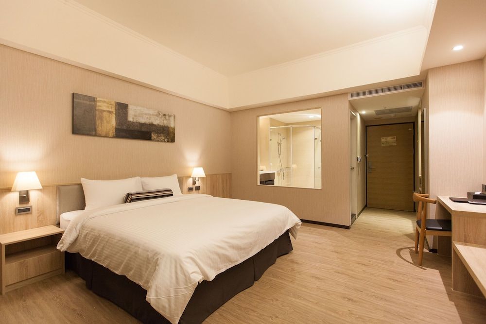 Double Room , bathtub