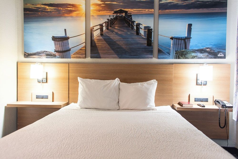 Room, 1 Queen Bed (Exterior Room)