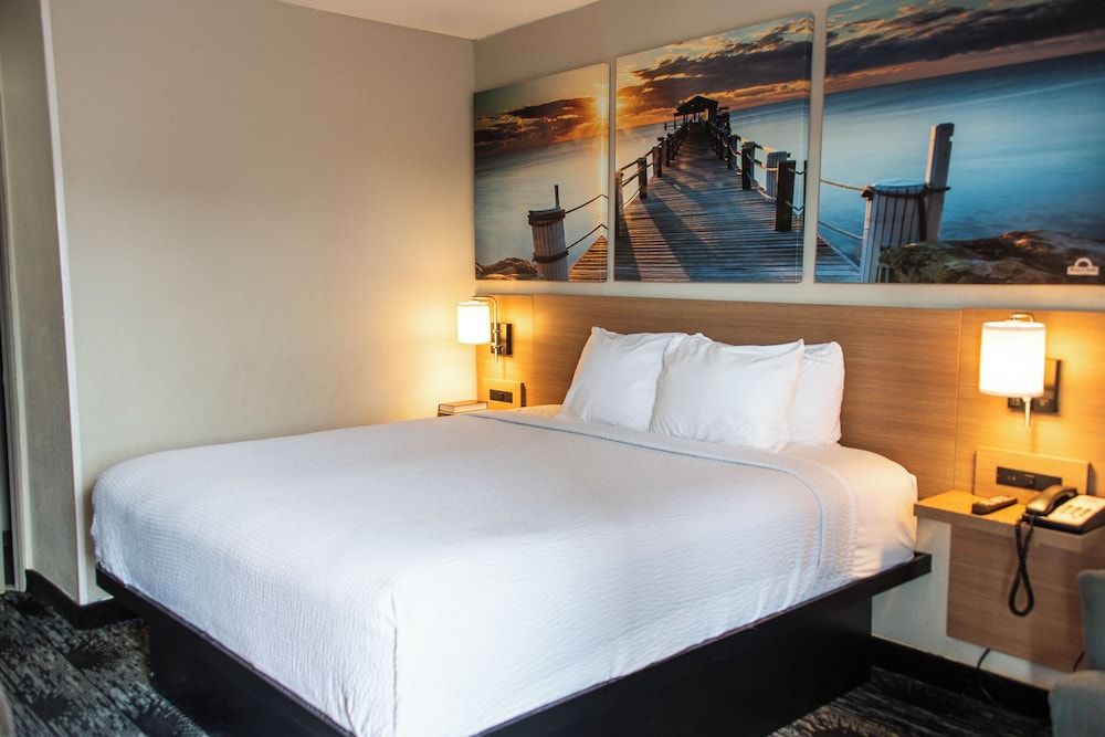 Deluxe Room, 1 King Bed (Interior Room)