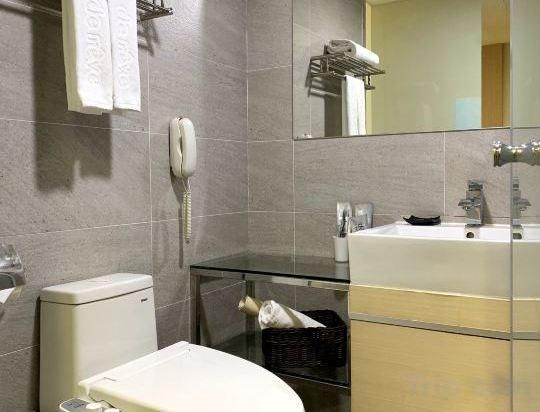 de reve Express Hotel Economy Twin Room(No View) - Non-Smoking 3