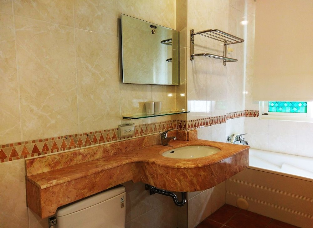 Better Future Homestay Quadruple Room, Balcony 5