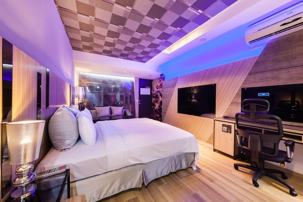 TY Motel Standard Double Room