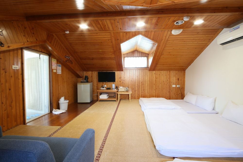 Dong Shan He B&B Family Room (Japanese 5 people) 6
