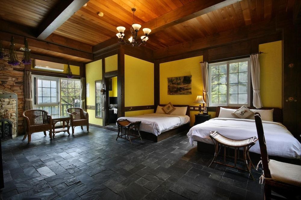 Quadruple Room, Courtyard View (21.22.31.32)