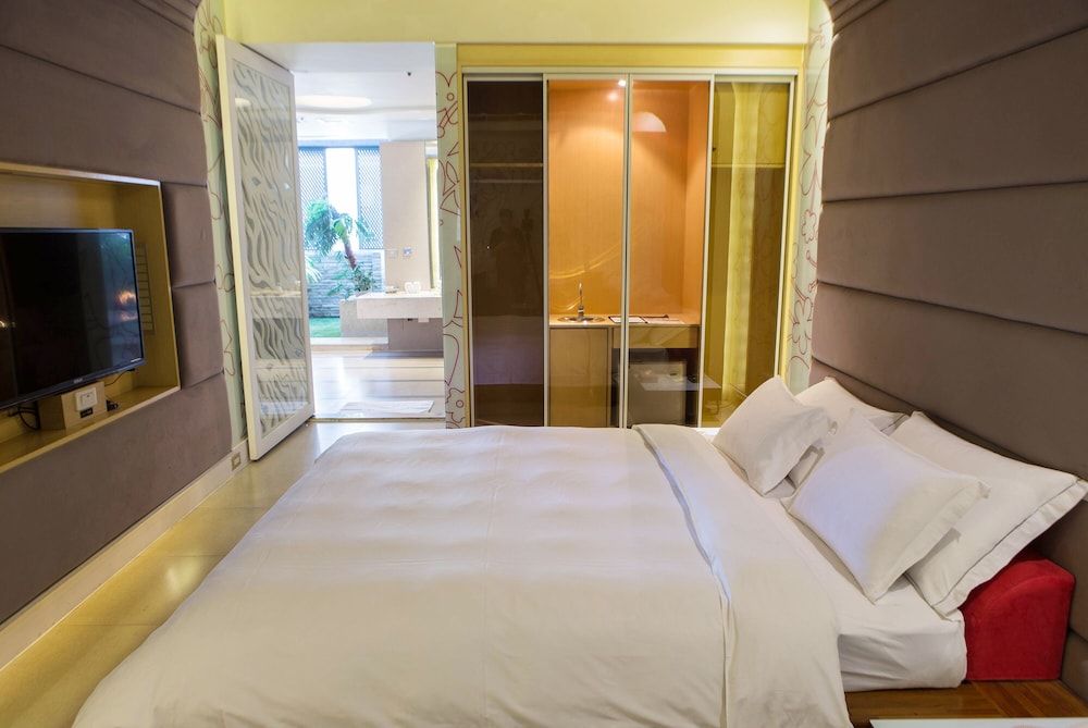 Platinum Suite (Check in time starts from 6pm)