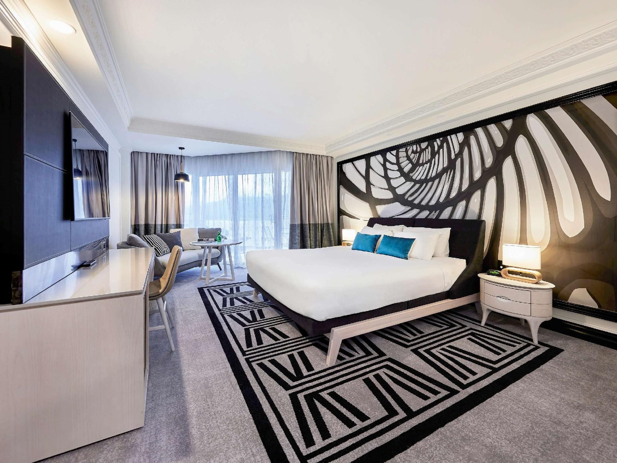 Superior City Mountain View Room King