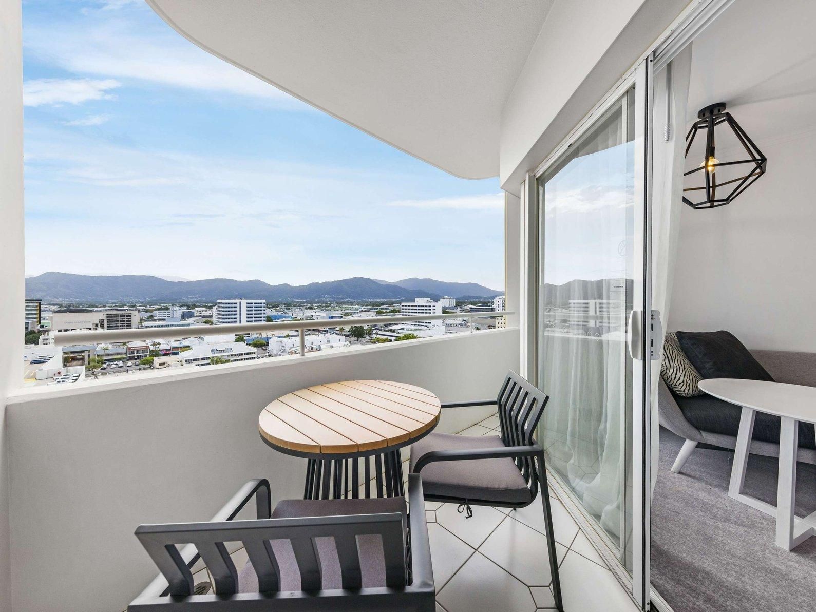 Superior City Mountain View Room King