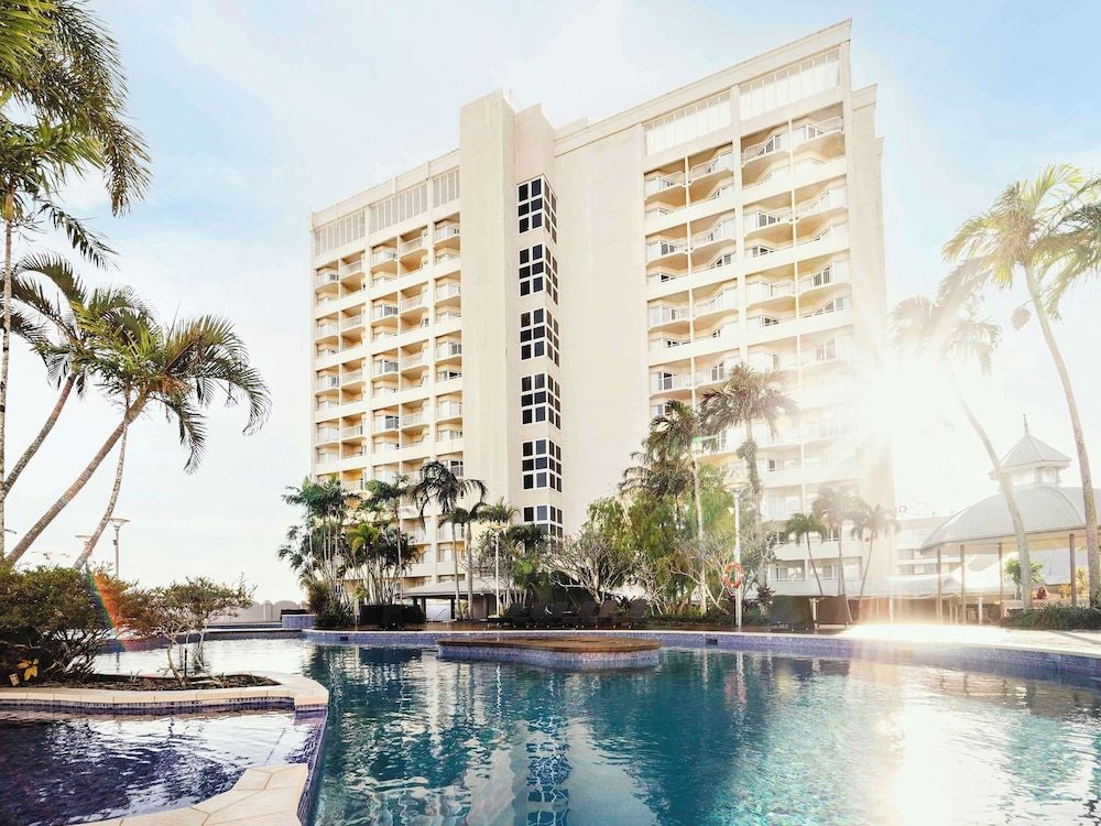 undefined Pullman Cairns International 9