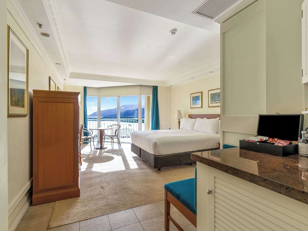 undefined Pullman Cairns International