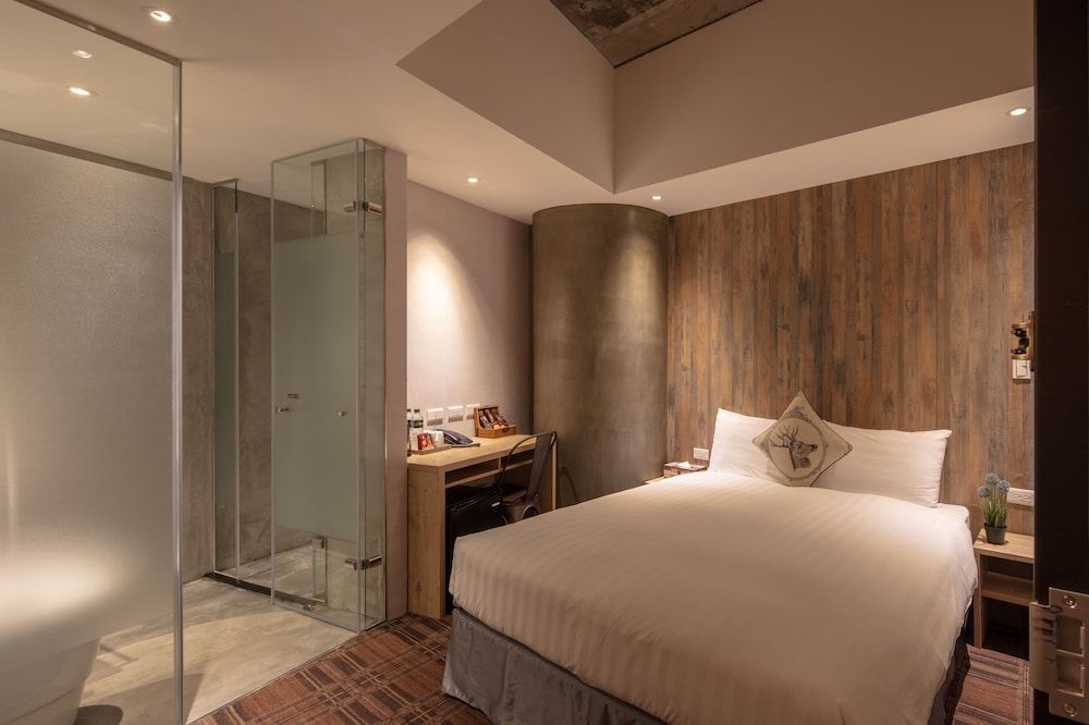 Roaders Hotel Zhonghua Standard Double Room, No Windows 2