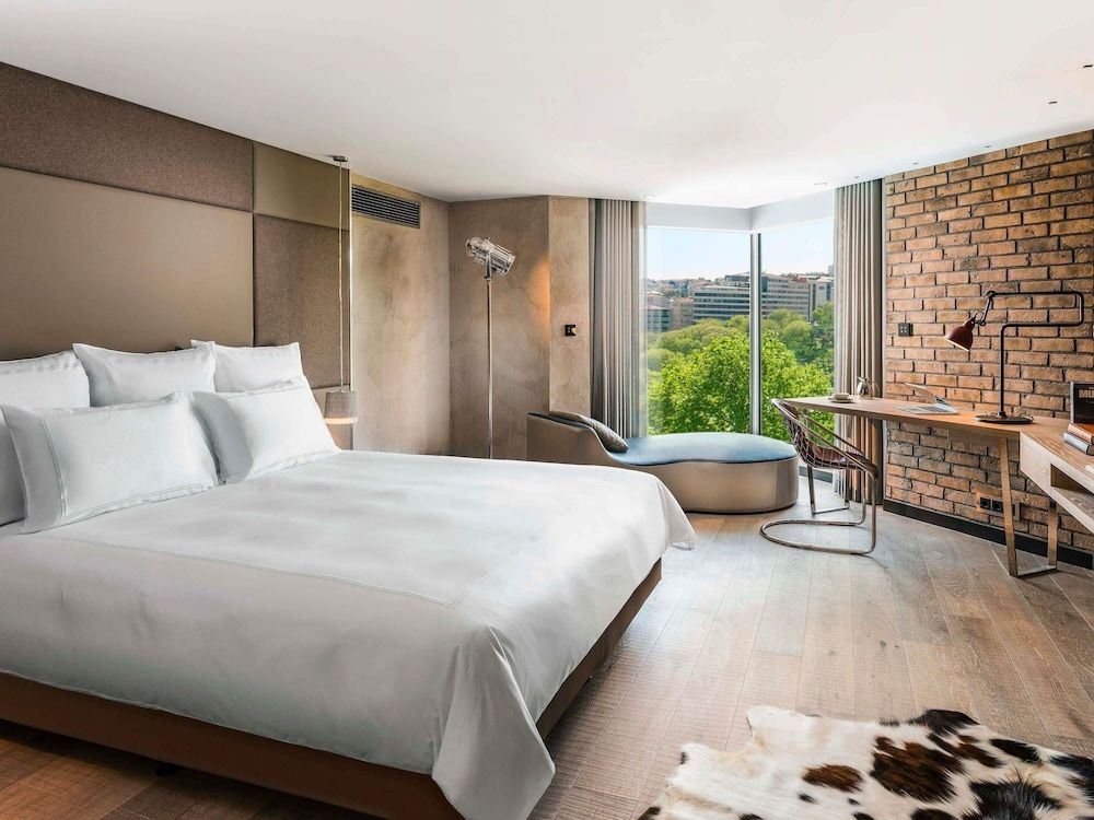 Signature Loft, 2 Bedrooms with executive lounge access