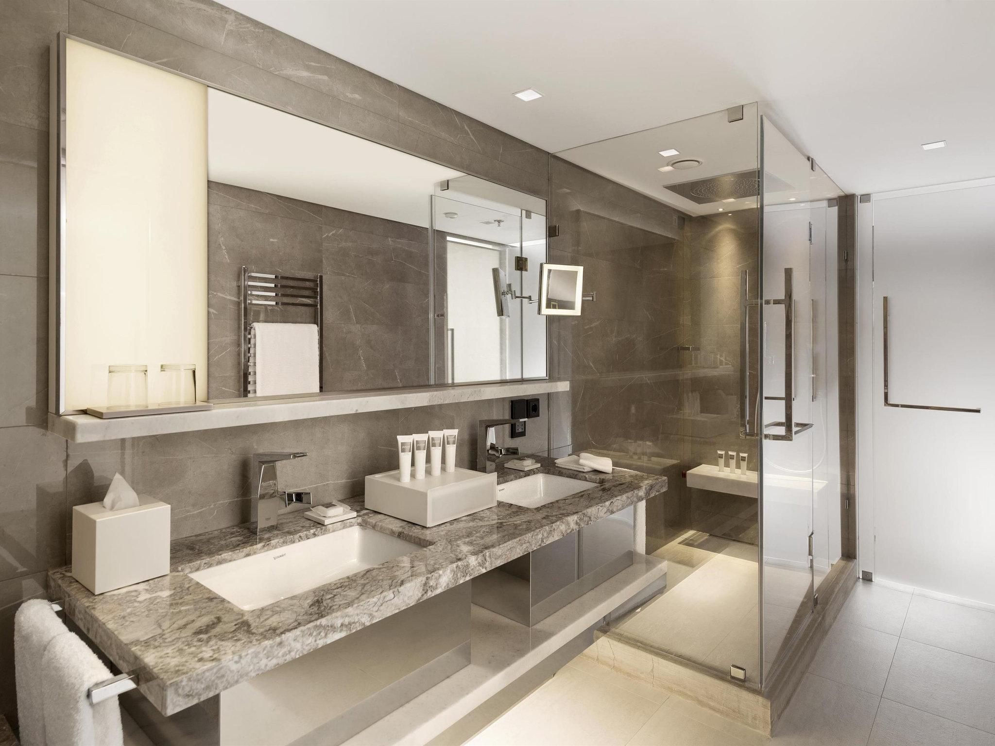 Swiss Executive Corner Bosphorus King