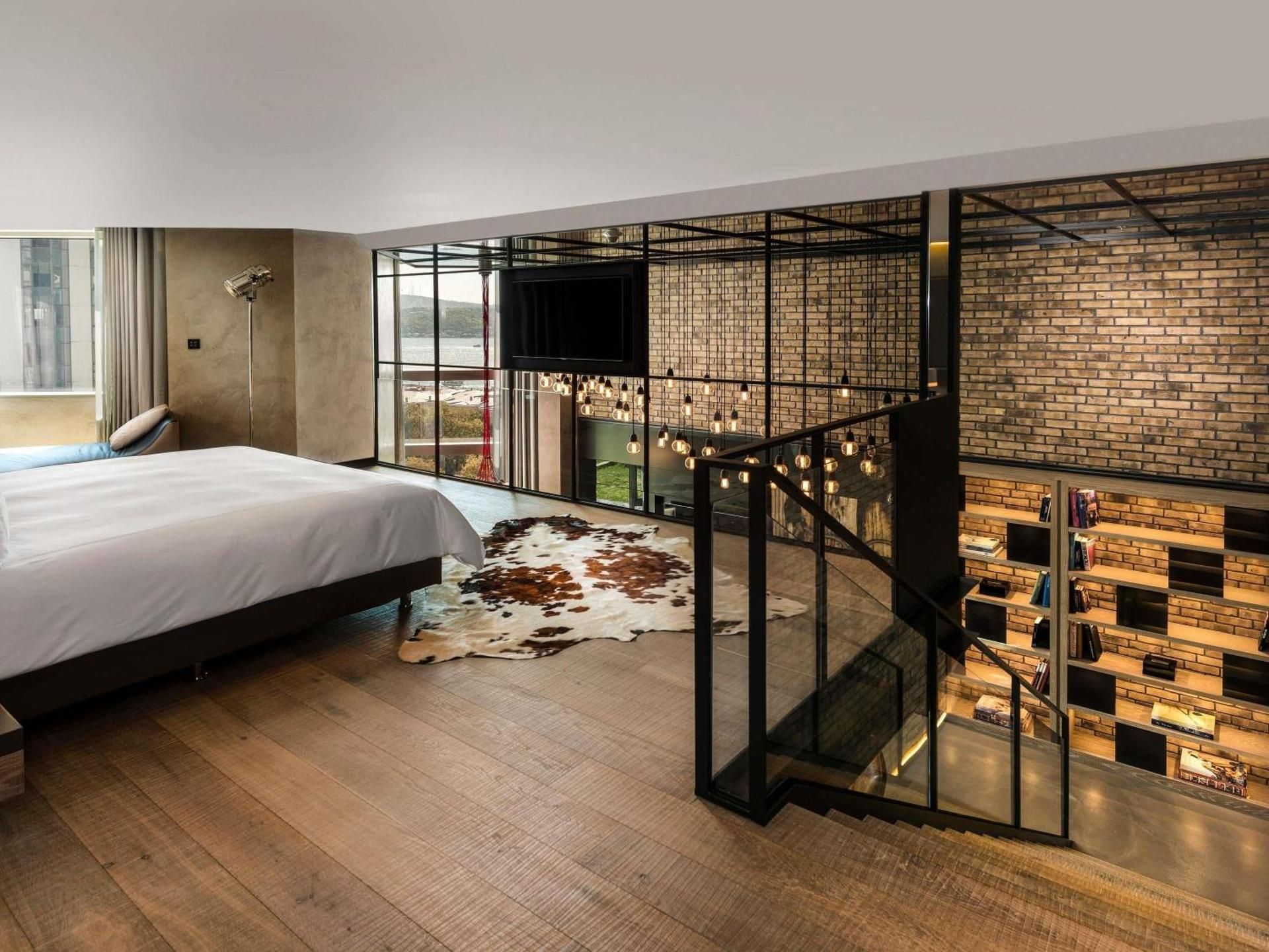 Signature Loft