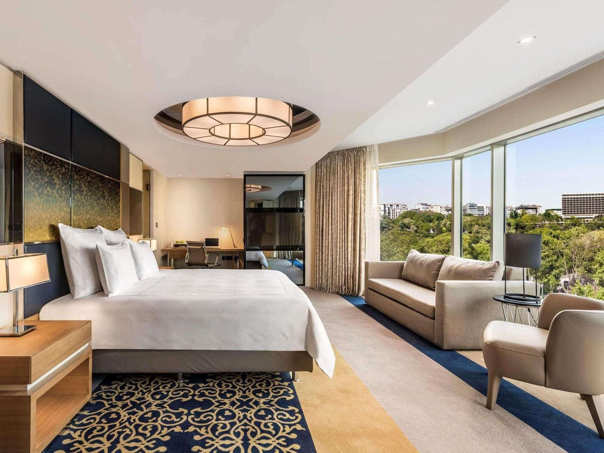 Swiss Executive Corner Room with Garden View and Lounge Access