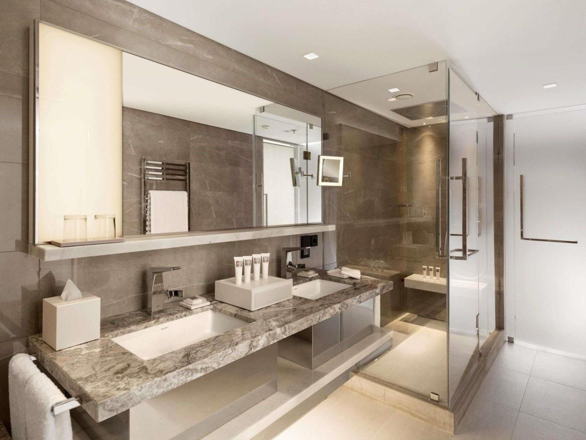 Swiss Executive Corner Bosphorus King