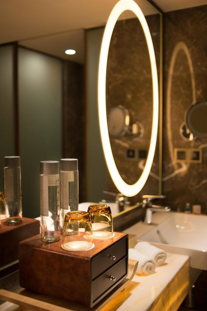 The Garden Hotel Guangzhou - Discover 26 cultural treasures with hotel Golden Tour Guide Premier Non-Smoking King Bed Room 3