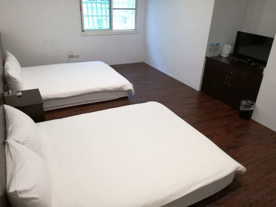 Japanese-Style Quadruple Room