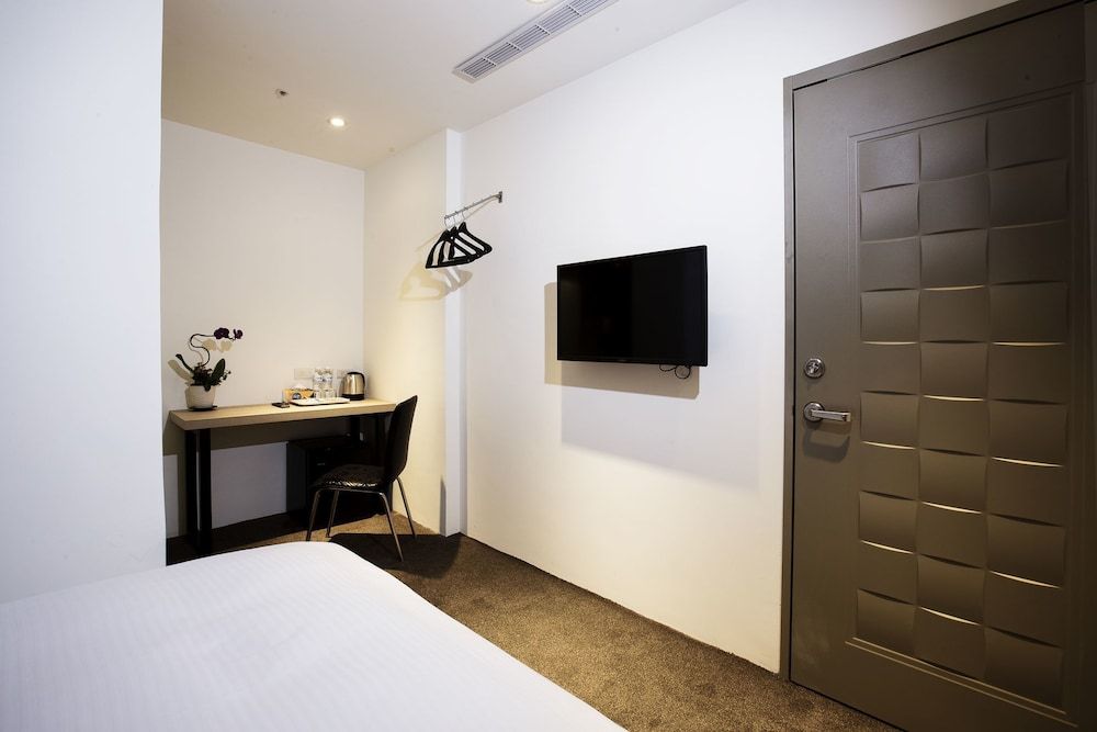 Hotel New Queen 2 Double Room 17
