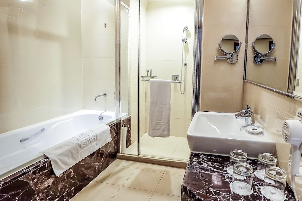 Justwin Grand Hotel Superior Triple Room 3