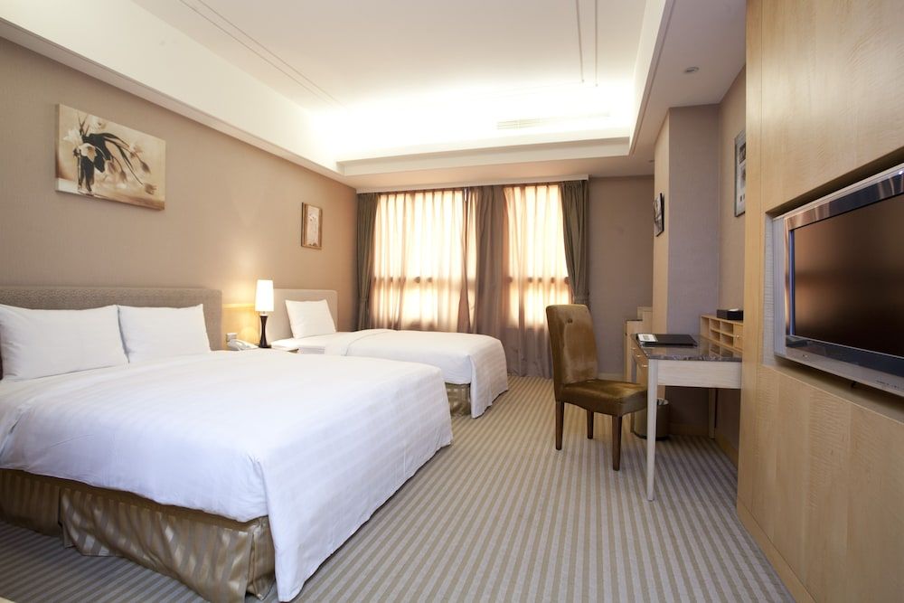Justwin Grand Hotel Superior Triple Room 2
