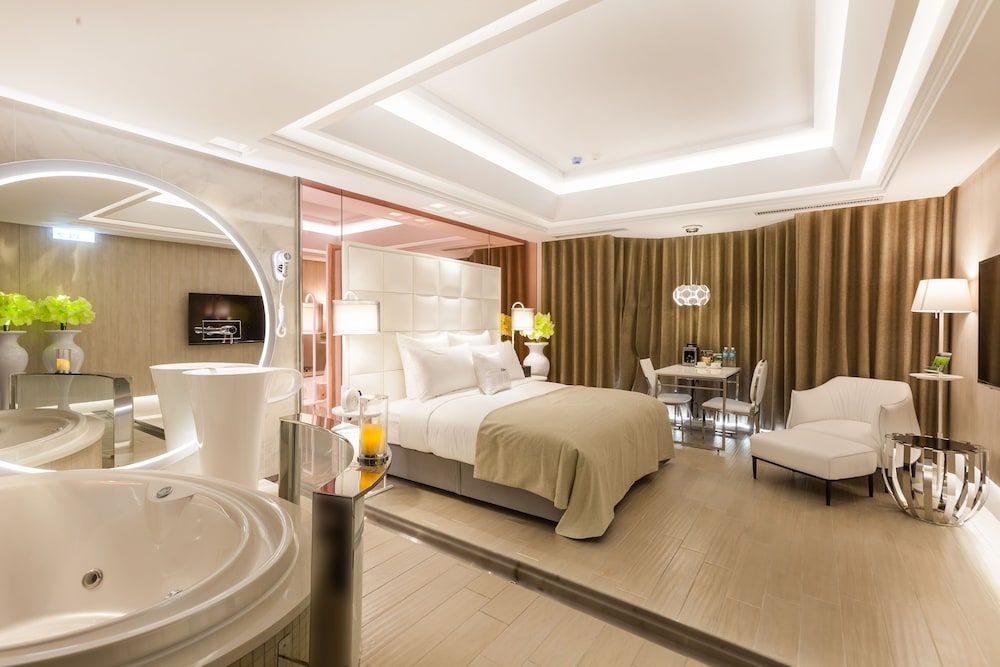 Deluxe Double Room - Non-Smoking