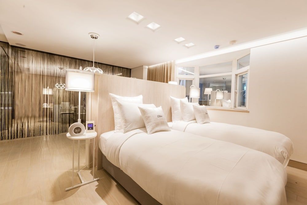 Business Twin Room, 2 Twin Beds (no garage)