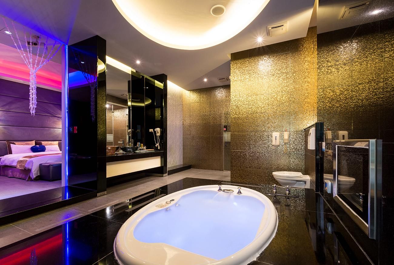 Norway Forest Villa Motel Double Room with KTV 2