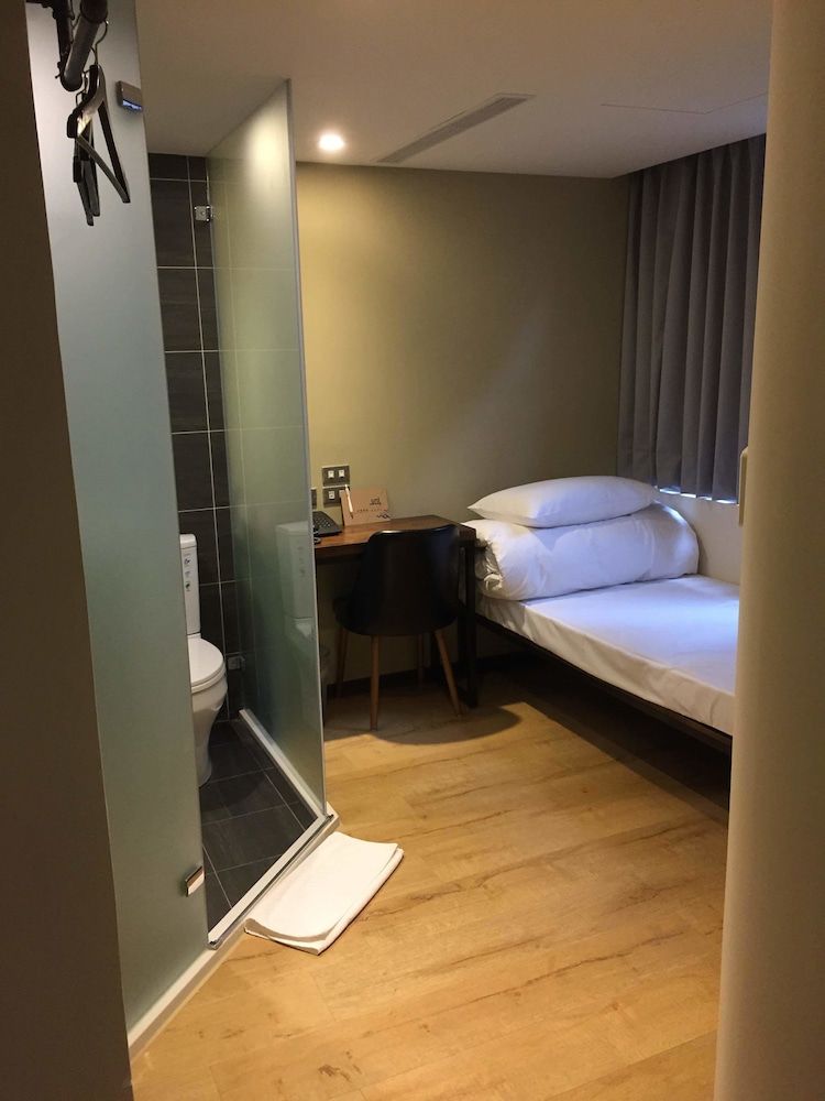 Economy Single Room