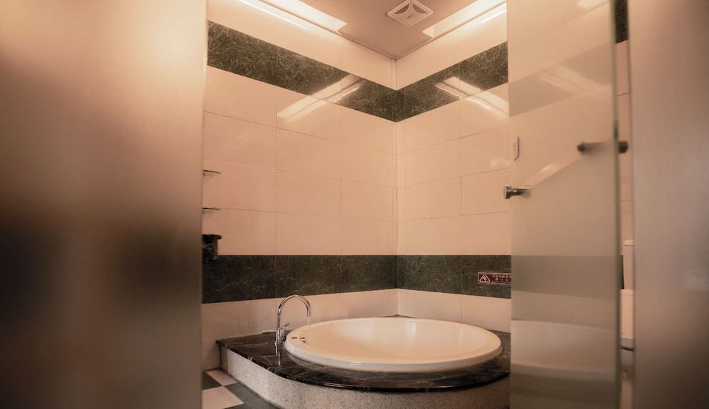 Regale Villa Hotel Economy Double Room, 1 Bedroom (Check in after 18pm) 9